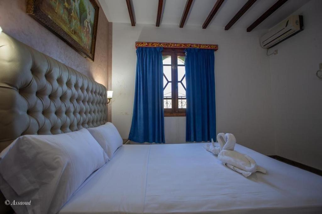 Guest House Yasmina シェフシャウエン エクステリア 写真